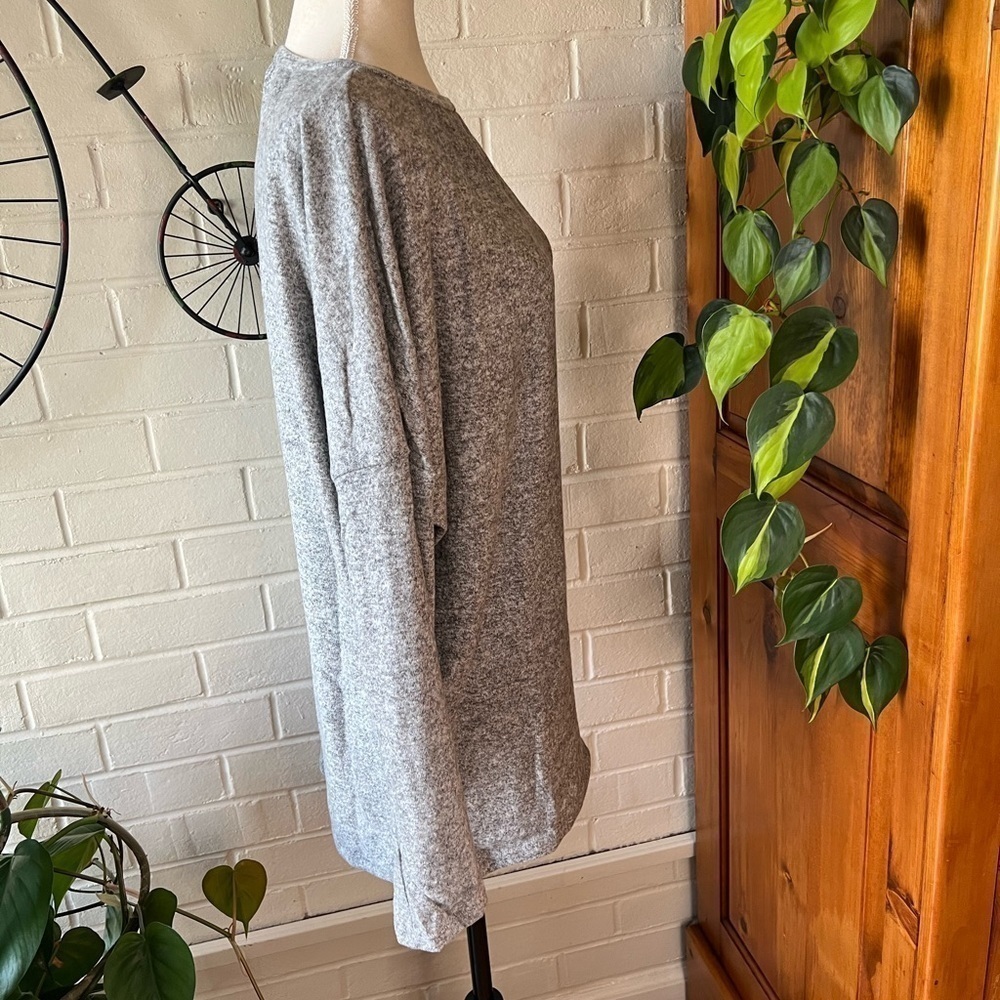 Go Couture boatneck dolman sleeve knit sweater in heather gray size L - Picture 5 of 8